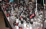 Optischer Aufbau zur Präparation des Laserlichts für eine doppelte magneto-optische Falle für die Elemente Rubidium und Kalium. Foto: Oliver Topic