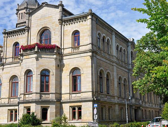 East-wing of Leibniz Universität Hannover, the Location QUEST-LFS
